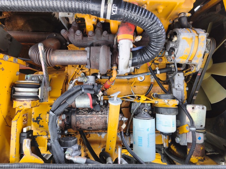 2000 CAT M315