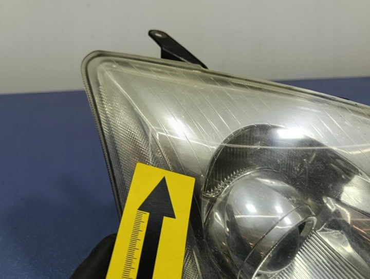 AVENSIS II T25 02-06 PROJECTEUR DROIT PHARE AVANT XÉNON KOITO 05-44