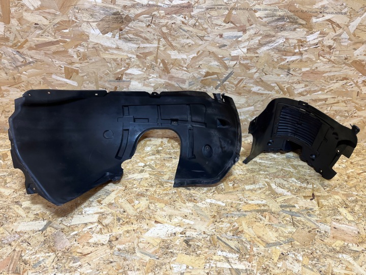 PASSAGE DE ROUE AVANT GAUCHE OU DROIT SEAT LEON IV CUPRA GAUCHE 5FA809957 R 5FA809958
