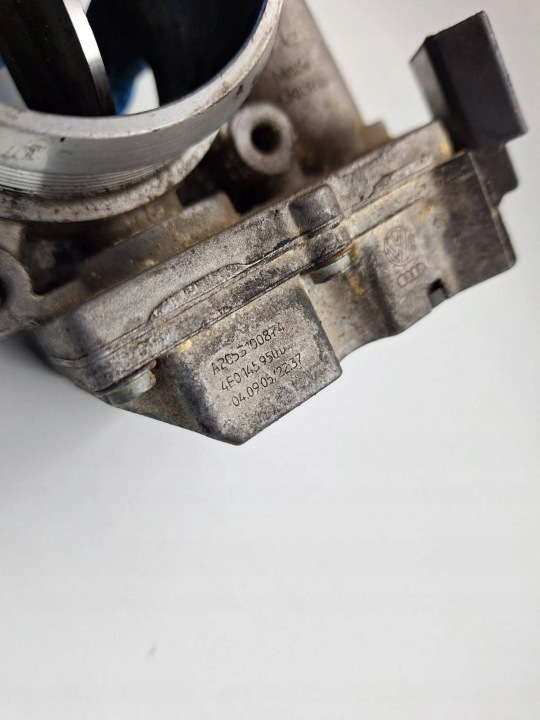PAPILLON DES GAZ VOLKSWAGEN TOUAREG I 4E0145950D