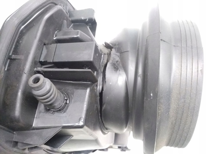 BMW X5 E70 2008 CLAPET GOULOTTE DE REMPLISSAGE CARBURANTS