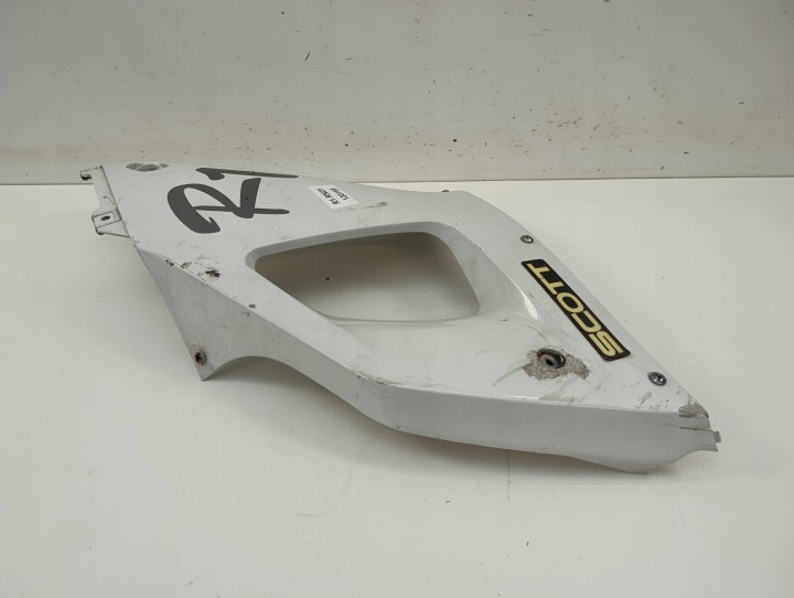 YAMAHA YZF R1 RN01 CÔTÉ COLLECTEUR CASQUETTE DROITE