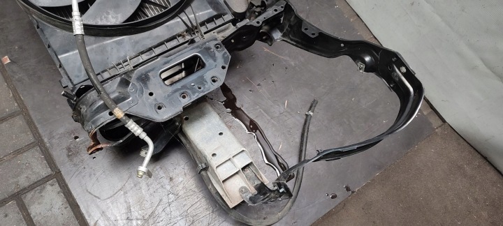 MERCEDES W203 2.2 CDI 646963 RENFORCEMENT AVANT RADIATEUR PANNEAU AVANT