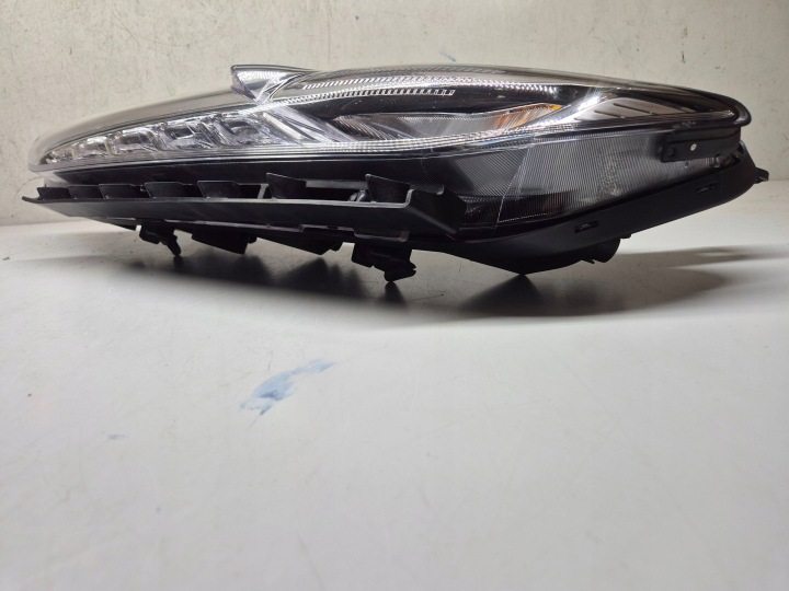 PHARE GAUCHE SUPÉRIEUR LED FJD HYUNDAI KONA 1 I 2017 2020 92207-J92