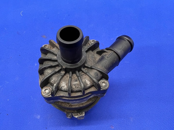 AUDI A6 A7 C7 S4 S5 ADICIONAL BOMBA DE AGUA 8K0965567B 39 