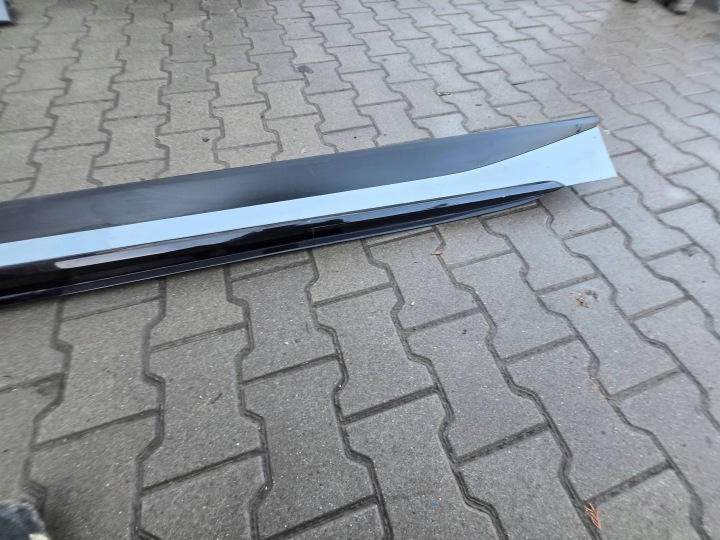 MOULURE SEUIL GAUCHE CÔTÉ BMW 4 G26