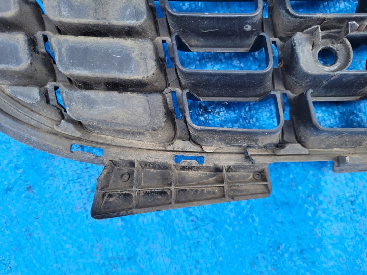 OPEL-CZESCI CORSA D GRILLE CALANDRE CENTRALE PARE-CHOCS AVANT LIFT 13389555