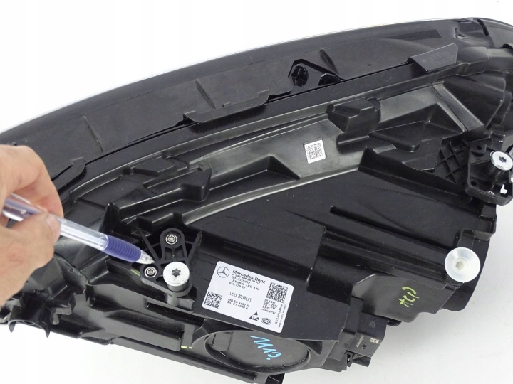 PHARE AVANT DROITE MERCEDES EQA EQB A243 W243