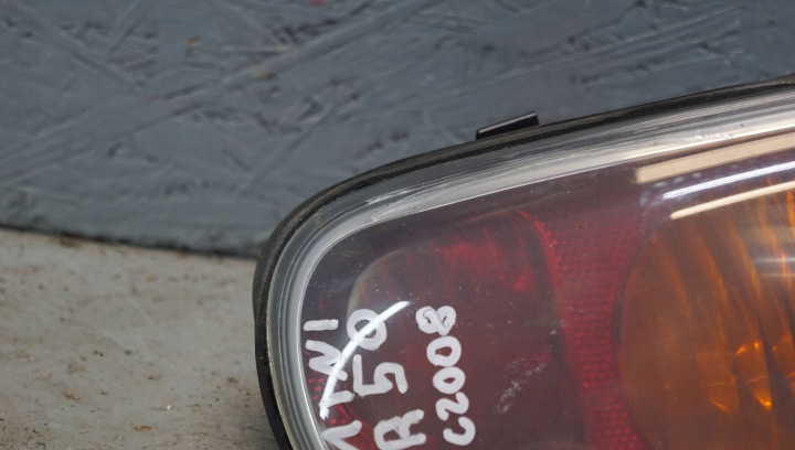 MINI COOPER R50 PHARE DROIT ARRIÈRE (C2008)
