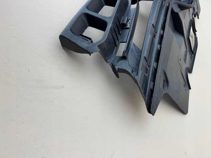 RENAULT MEGANE III 3 LIFT 13R- CHÂSSIS RENFORCEMENT GRILLE DE RADIATEUR AVANT 620367995R