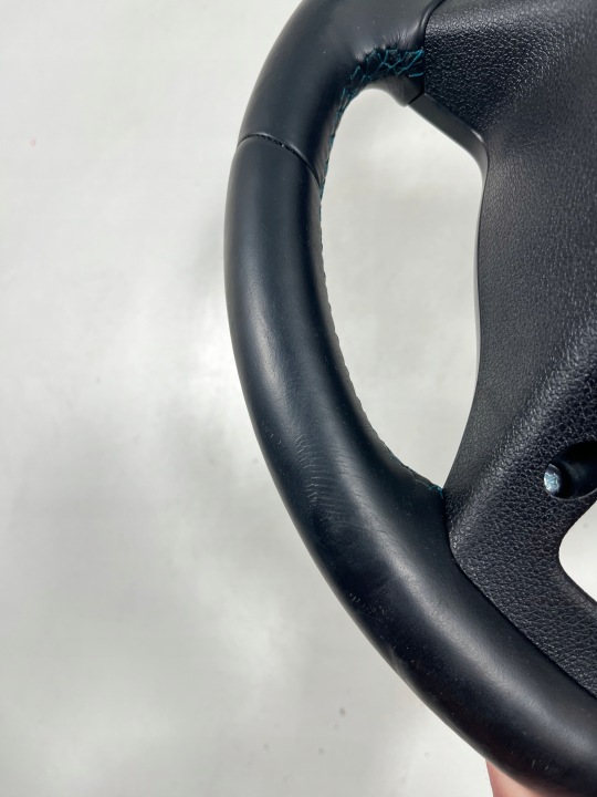 KIA NIRO VOLANT CUIR MULTIFONCTIONNELLE PALETTES BLEUE RIEN