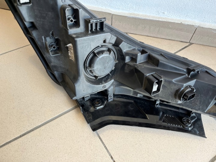 PHARE AVANT AVANT GAUCHE HYUNDAI TUCSON IV 4 COMPLET LED 20- 92207-N7100