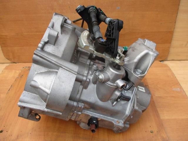 VW SEAT SKODA AUDI 1.0 TSI BOÎTE DE VITESSES UYS 8TYS KM. COMME NEUF
