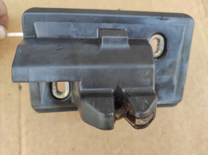 SERRURE ARRIÈRE COUVERCLES DE COFFRE ARRIÈRE MERCEDES CLK W208 C208 A208 A2088000375