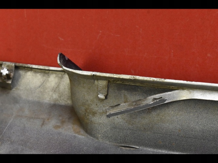 REVÊTEMENT SEUIL DROITE COULEUR GRENAT 3AA853856 VW PASSAT B7 UNIVERSEL 10-15