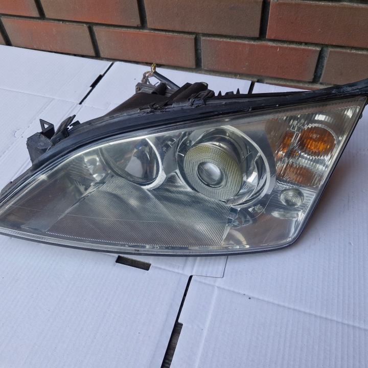 PHARE AVANT GAUCHE FORD MONDEO III XÉNON 06R. COMPLÈTE