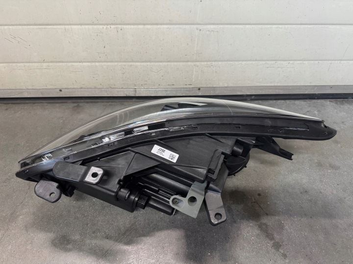 PROJECTEUR AVANT CÔTÉ DROITE KIA STINGER 92102J5