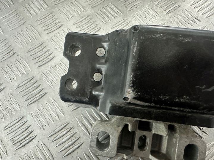 AUDI A3 8P LIFT 1.4 TFSI CAX POIGNÉE MOTEUR 1K0199555L