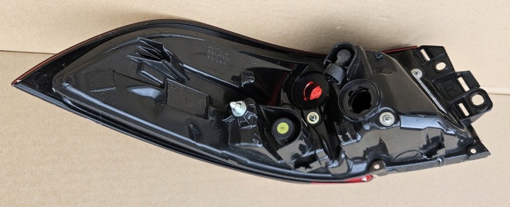 PHARE ARRIÈRE DROITE TOYOTA COROLLA E21 BERLINE 2018- ORIGINAL 81550-02D11
