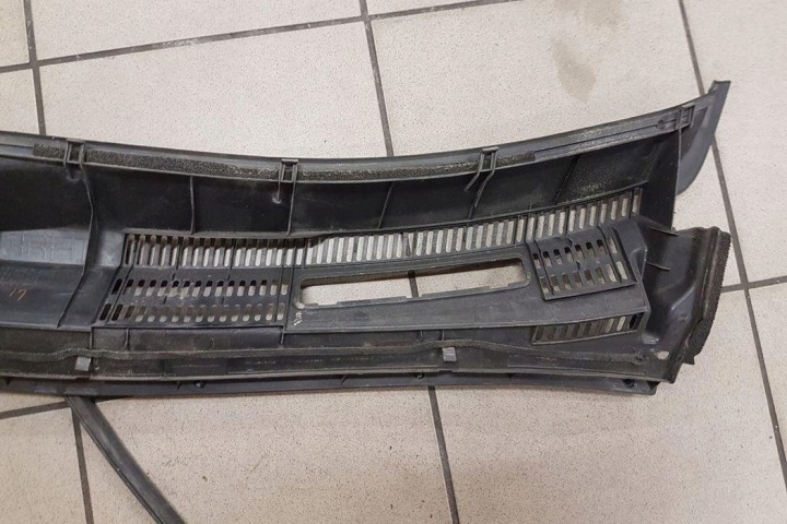 PLASTYK ESSUIE-GLACES AVANT TOYOTA PRIUS (_W3_) 5570847080 1.5L 2005