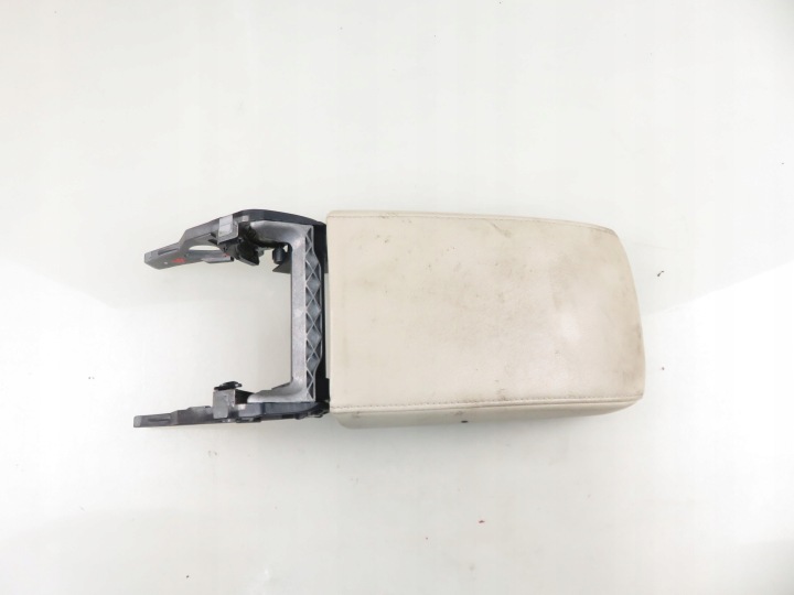 ACCOUDOIR VW JETTA IV (162, 163, AV3, AV2) 5C6864207