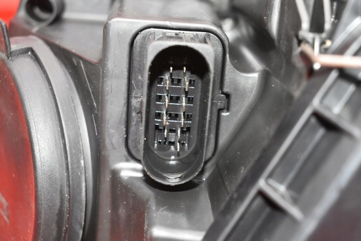 PROJECTEUR DROIT PHARE AVANT LENTILLE XÉNON EUROPE 8T0941004AD AUDI A5 8T 07-11