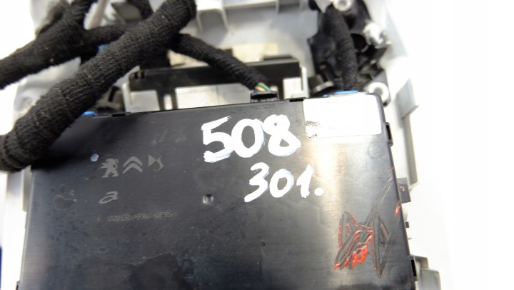 PEUGEOT 508 II AMPOULE ÉCLAIRAGE INTÉRIEUR 9814757480