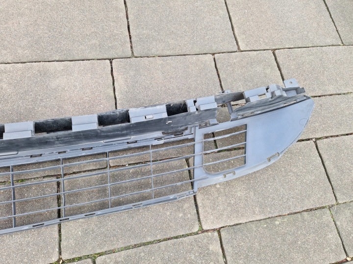 SCENIC III COURT GRILLE INFÉRIEURE PARE-CHOCS AVANT 622545401R 09-2011