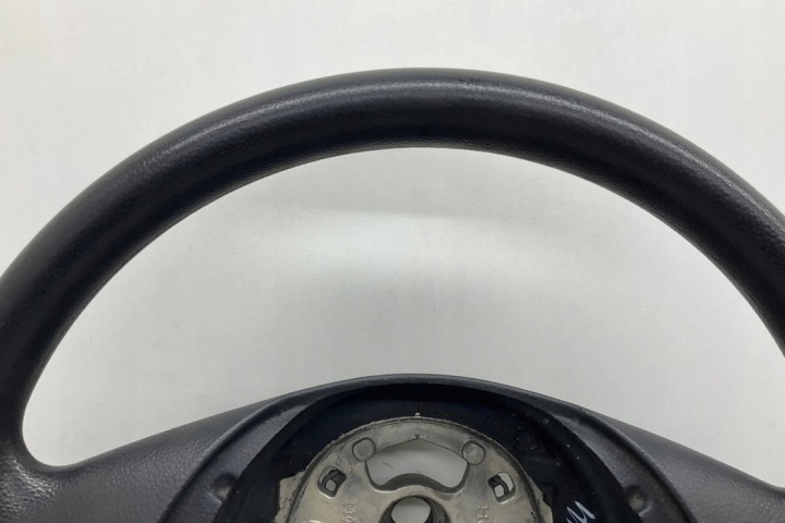 VOLANT BMW 1 (E87) 6763076 2.0L DIESEL 130KW 2010
