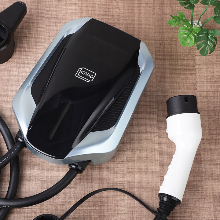 VITRE CHARGEUR VERS AUTOMOBILES ÉLECTRIQUES AVEC EKRANEM LED I DLUGIM CÂBLE – NOIRE