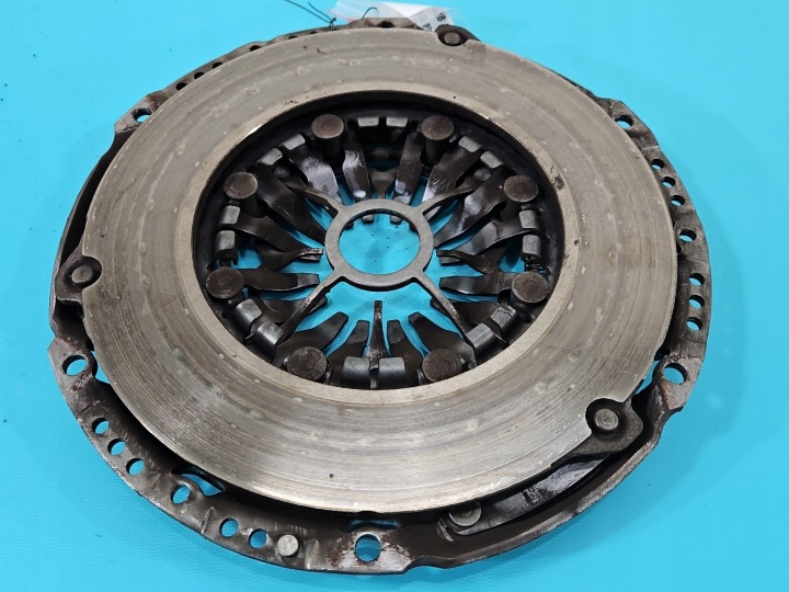 BI-MASSE VOLANT BIMASSE TOYOTA AVENSIS III T27 LIFT 15-18 2.0 D4-D
