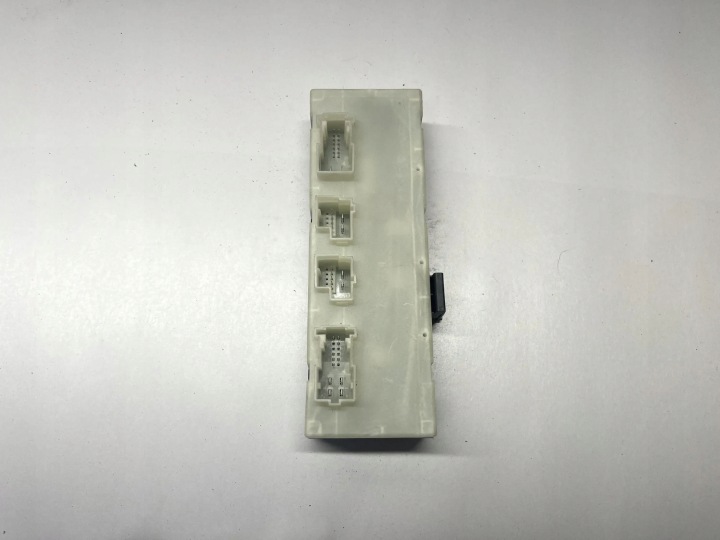 BMW 5 G30 G31 G38 MODULE COUVERCLES DE COFFRE COUVERCLES DE COFFRE 8739660 2019 3000CM3