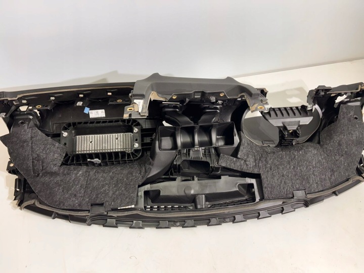 TABLEAU DE BORD CONSOLE COCKPIT ANGLAIS UK NOIRE AUDI A3 8V 8V2 858 041
