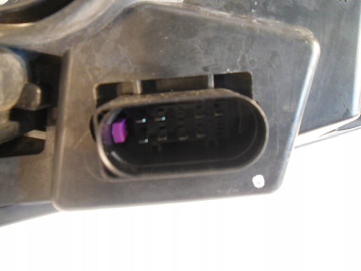 PHARE DROIT AVANT PROJECTEUR AV11-13W029-CD LENTILLE LED FORD B-MAX