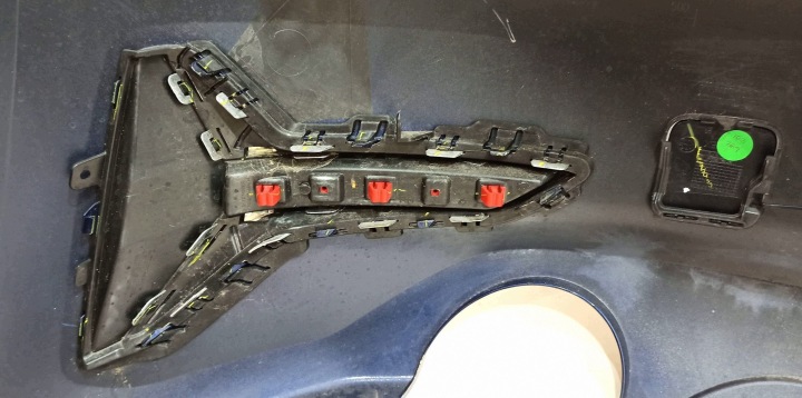 MOULURE PARE-CHOCS ARRIÈRE BMW 3 G20 G21 7427998
