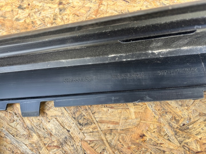 VW GOLF VIII R LINE UNIVERSEL DROITE MOULURE SEUIL 5H9853856D NEUF ORIGINAL