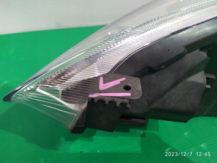 FORD FIESTA MK8 ORDINAIRE PHARE AVANT DROITE H1BB-13W029