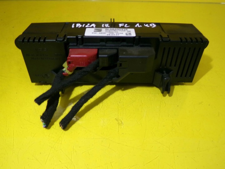 PANNEAU COMMANDE CONDUIT D'AIR CLIMATISATION SEAT IBIZA III 6L0820043E NR1546