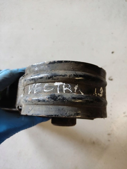 OPEL VECTRA C 2007 POIGNÉE MOTEUR 2103113