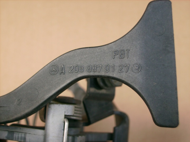 SERRURE CAPOTS MERCEDES W208 COUPÉ EUROPE A2088870127