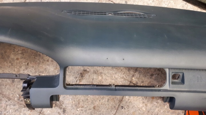 4B1857033 TABLEAU DE BORD CONSOLE AUDI A6 C5 VERTE