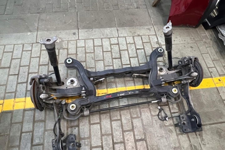 SUSPENSION ARRIÈRE MERCEDES-BENZ A2473202300 DIESEL 2020
