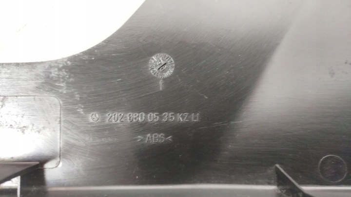 PROTECTION MONTANTS D INFÉRIEURE GAUCHE CÔTÉ MERCEDES-BENZ C W202 2026800535