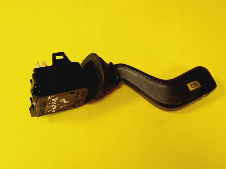MANETTE COMMUTATEUR CLIGNOTANTS OPEL ZAFIRA A 90560990 NR312