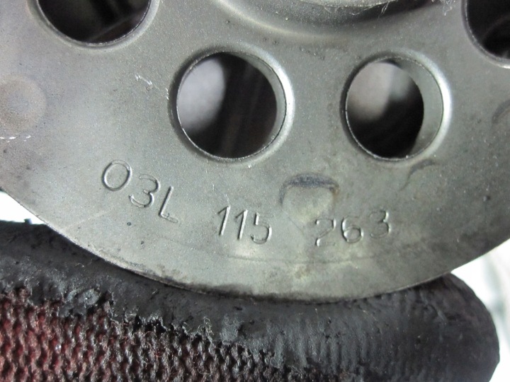 AUDI VW VI 1.6 TDI CAY 105KM POMPE HUILES 03L115105C 03L115263