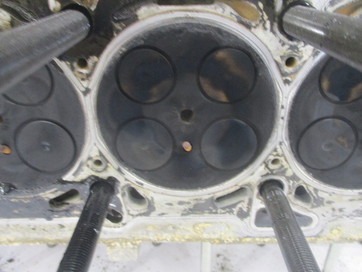 COUVERCLE DE SOUPAPES CULASSE ARBRES OPEL ZAFIRA C 2.0 CDTI 55581593