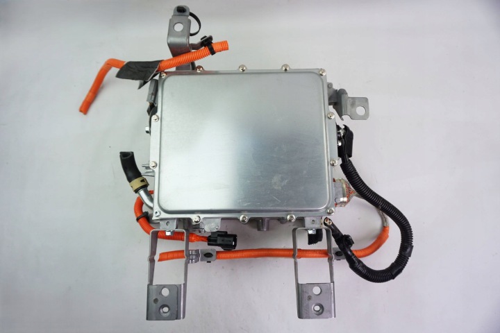 FALOWNIK CONVERTISSEUR MITSUBISHI OUTLANDER W005T70171
