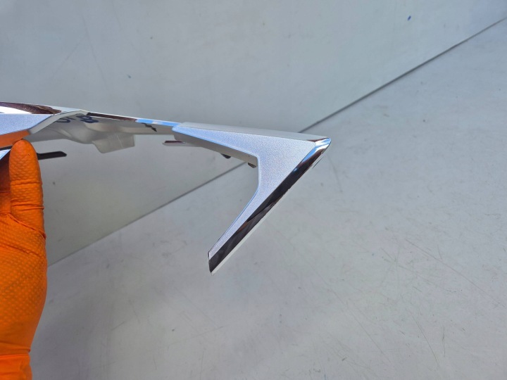 PEUGEOT 5008 II 2017 DÉCOR PHARES GAUCHE AVANT À NUMERZE 9810478580