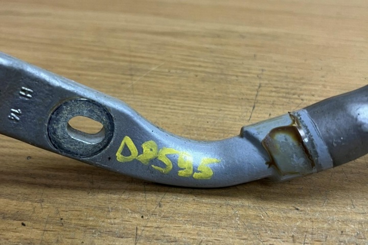 DROIT CHARNIÈRE COUVERCLES DE COFFRE COUVERCLES DE COFFRE MERCEDES-BENZ R (W251, V251) A2517400437 3.0L