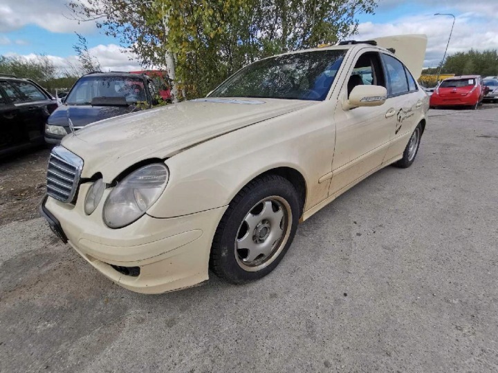 MERCEDES-BENZ E-CLASS TUYAU AQUATIQUE 2009 2.2L A2115000472